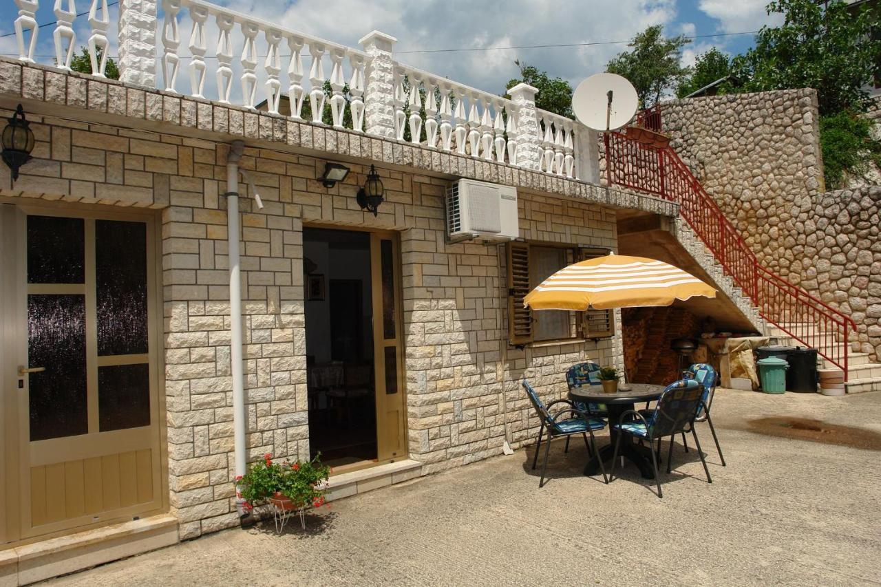 Apartments Nikolina Novi Vinodolski Exterior photo