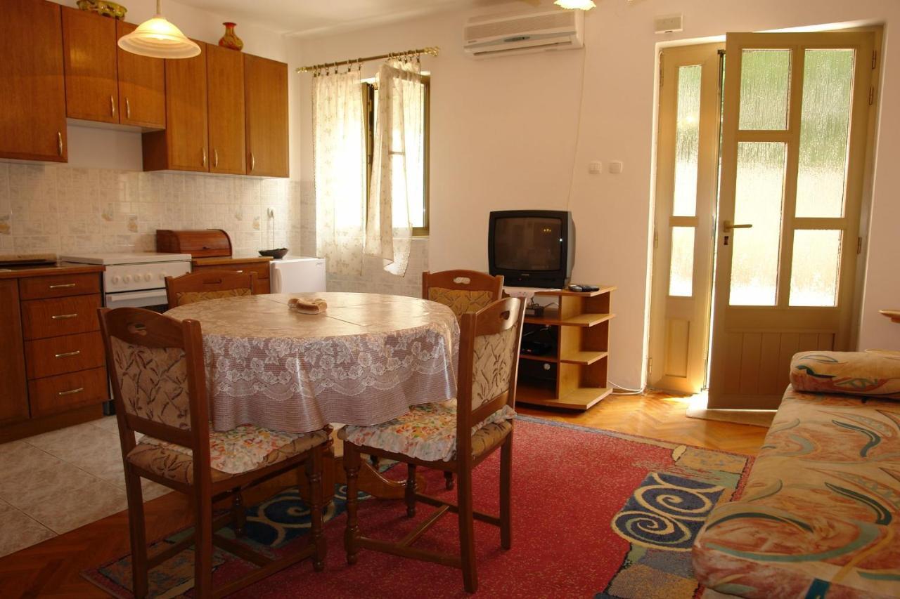 Apartments Nikolina Novi Vinodolski Exterior photo